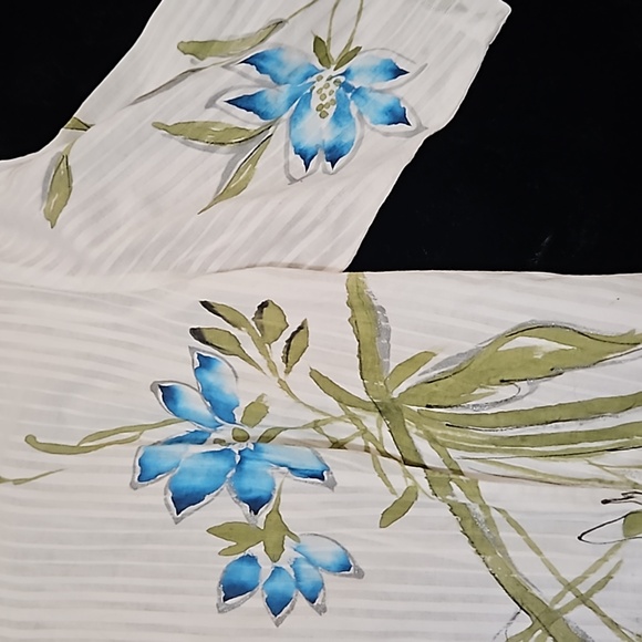 ARTISTIC watercolor floral 100% cotton button up Norm Thompson Blouse - Picture 4 of 7